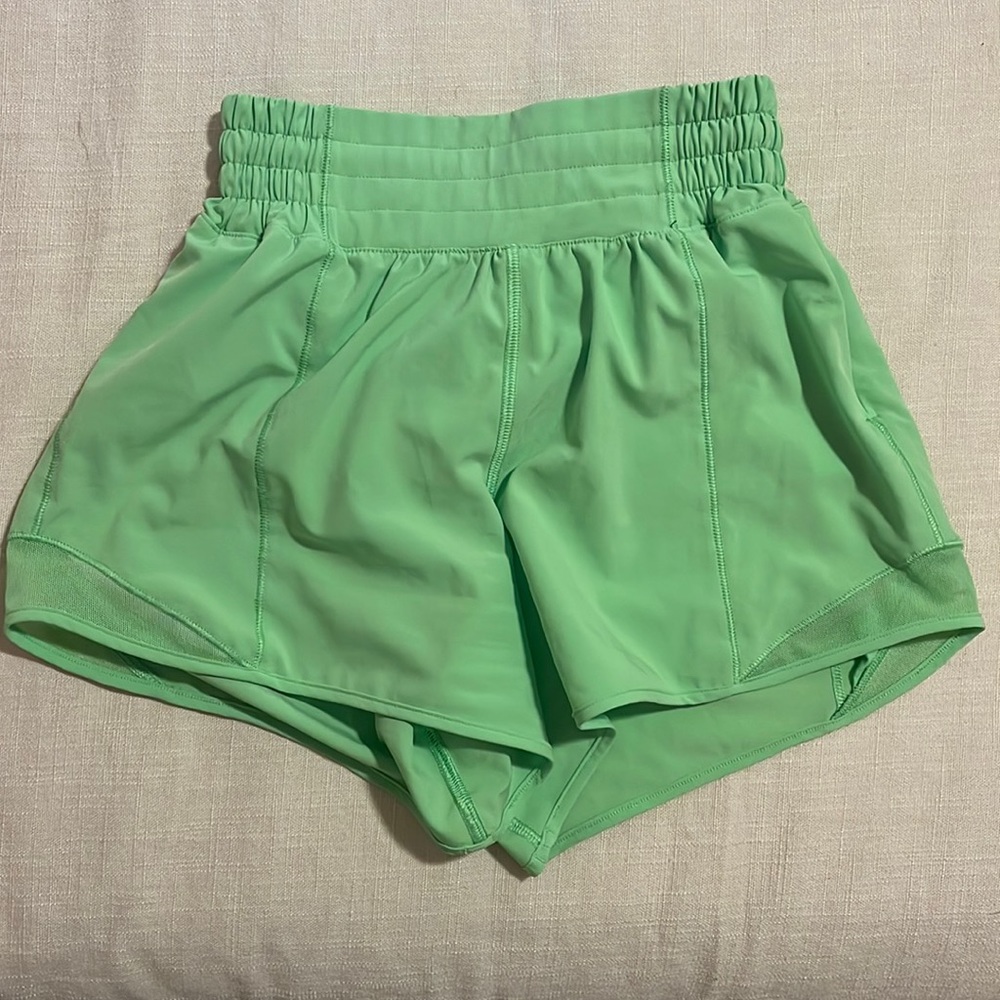 lululemon high waisted hotty hot shorts